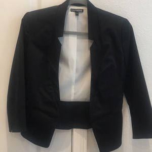 Express  cropped blazer in black size 6